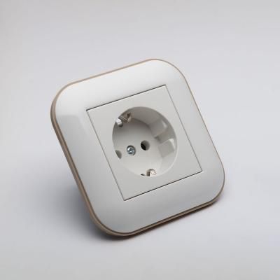 Priza Schuko ST Alb Kraft Ovivo Loft